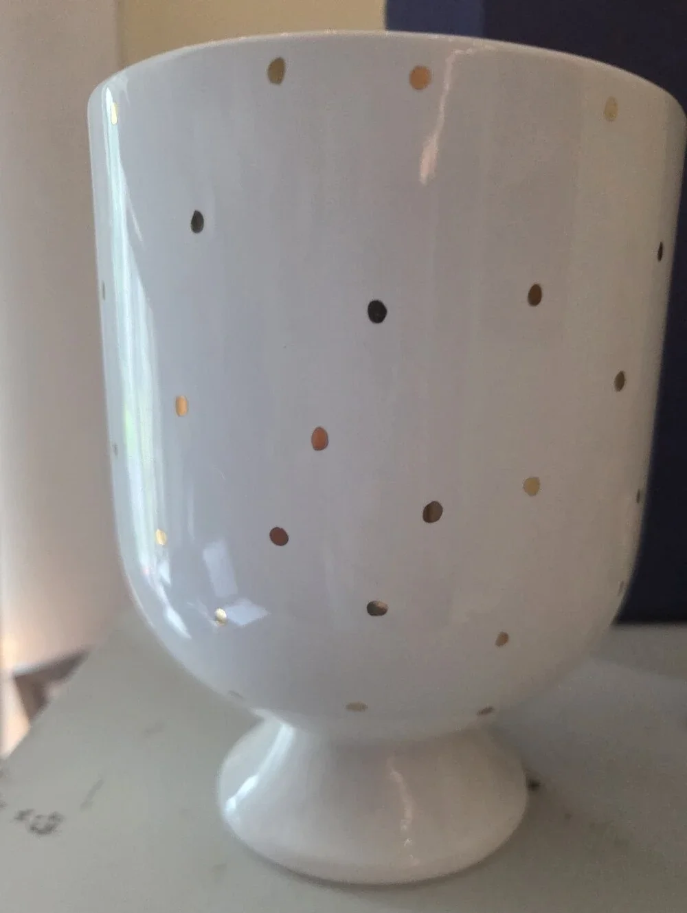 Source Unknown decorative white